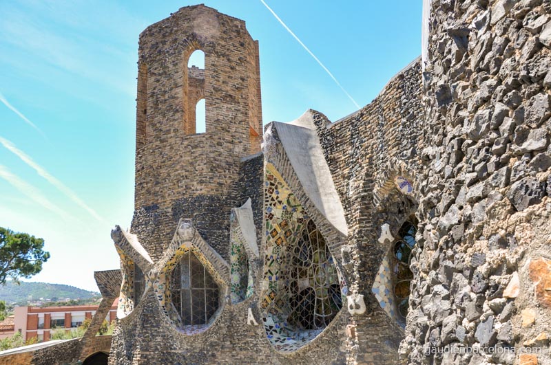 Exterior de la Cripta de la Colonia Güell