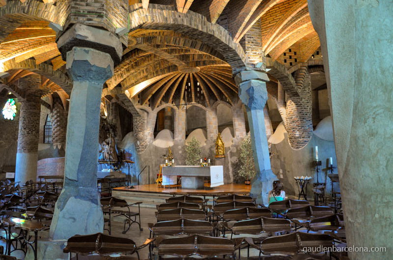 Interior de la Cripta Güell